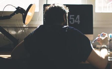 Nepravilen položaj sedenja je vzrok za razvoj osteohondroze